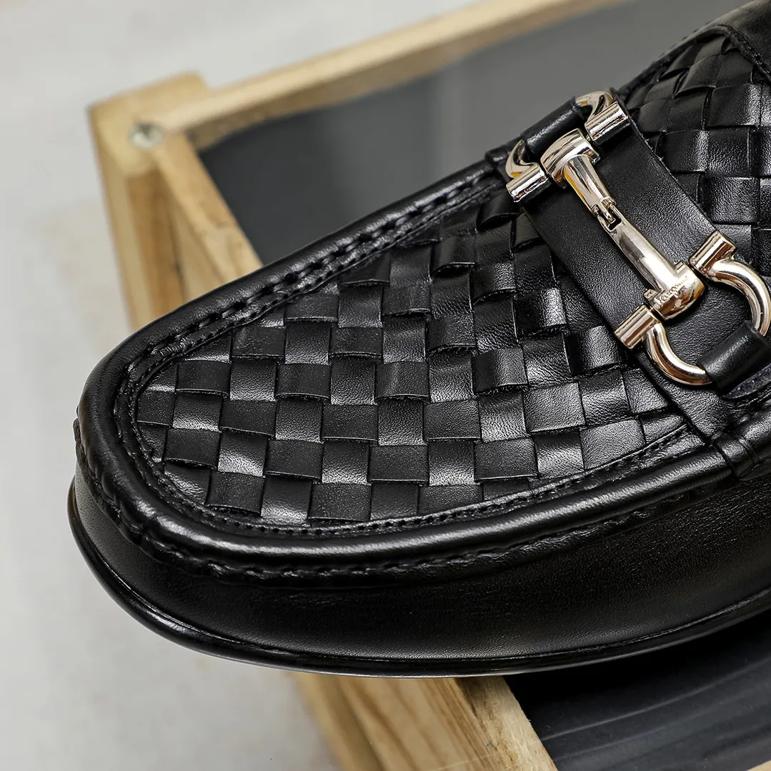 Men's shoes 💰360 🕷🕷【Ferragamo】Ferragamo Popular fashionable casual slip-on shoes🇨🇳Official website counter 1:1 production, original mold opening💯Good quality visible, imported high-end first-layer calfskin, luxurious pigskin lining🌿Very clear texture, high-quality waterproof, non-slip and wear-resistant outsole🎋High quality and low price, truly handmade🍓Black, size 38-45